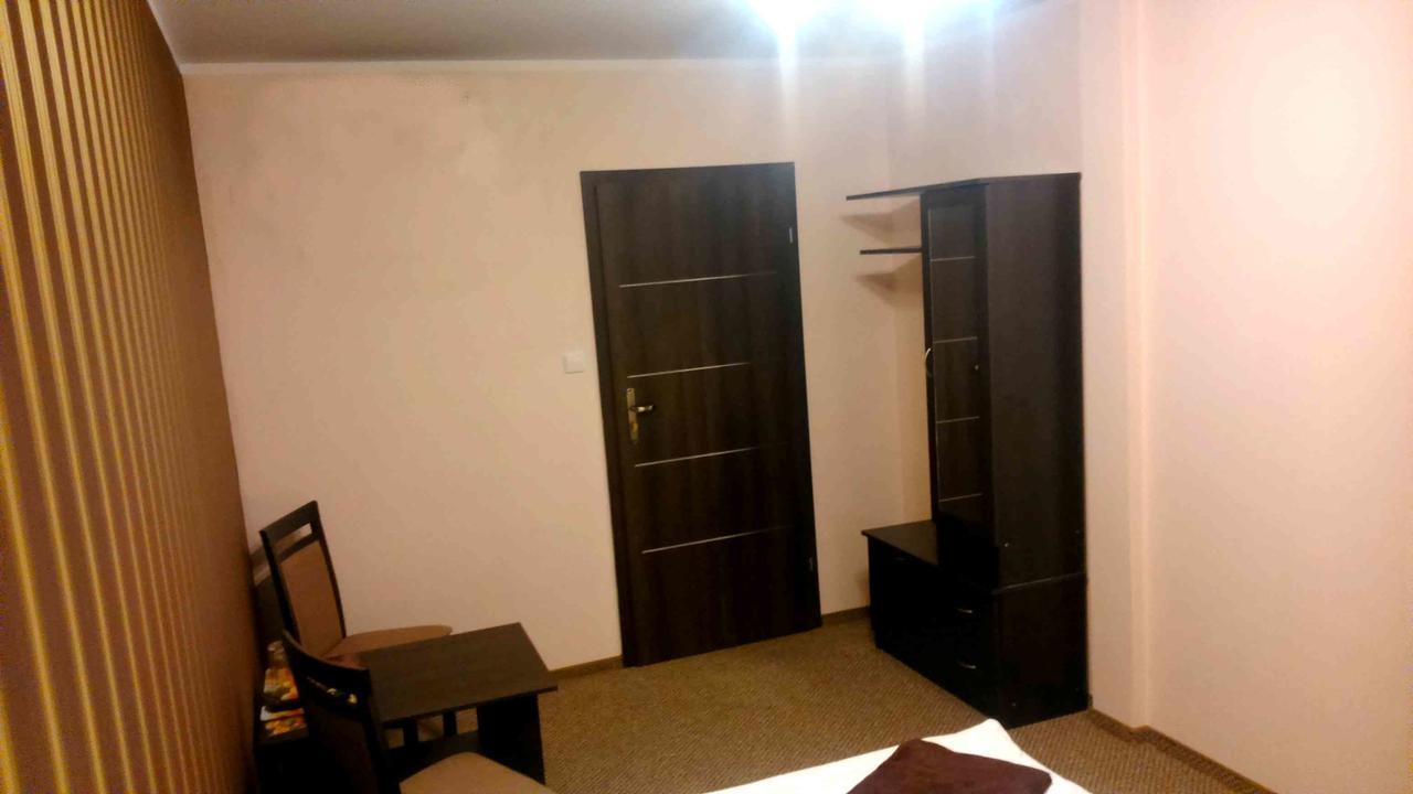 Dom Weselny Zielony Zakatek Jarocin Exterior foto